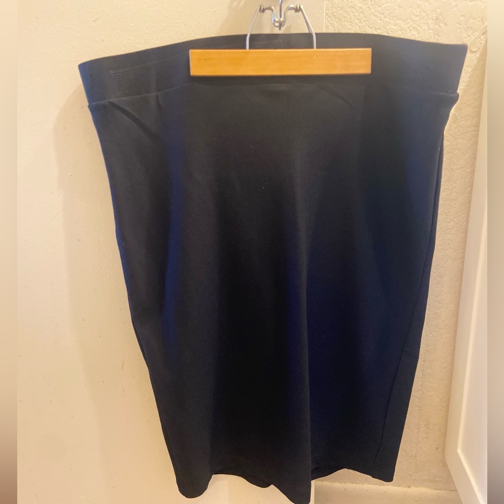 Torrid 2X Black MIDI studio Luxe pointe pencil skirt